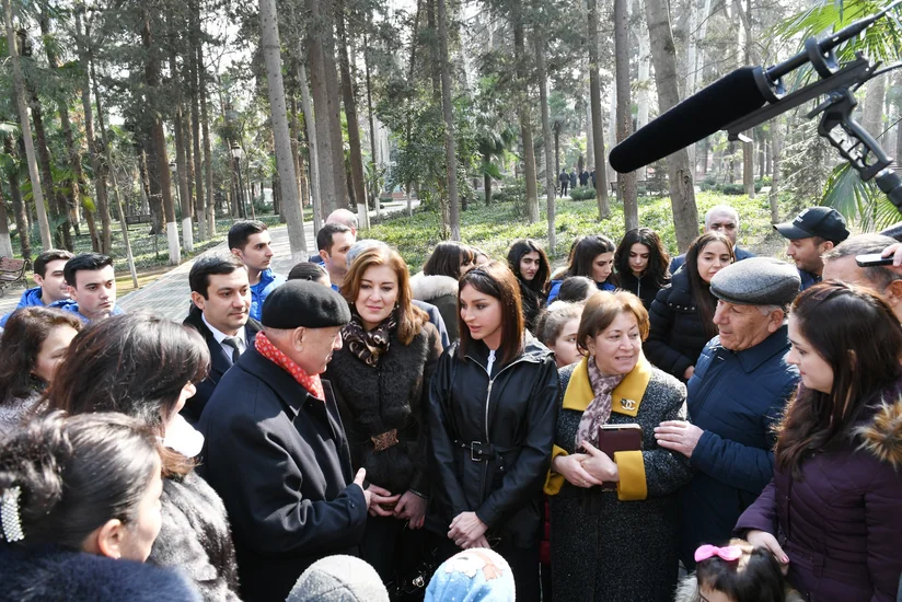 Mehriban Aliyeva met with Ganja residents in Khan Baghi culture and recreation park
