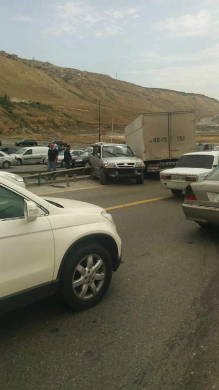 Bakı Dairəvi-1 avtomobil yolunda baş verən qəzada Yol Xətt MMC-nin işçisi dünyasını dəyişib