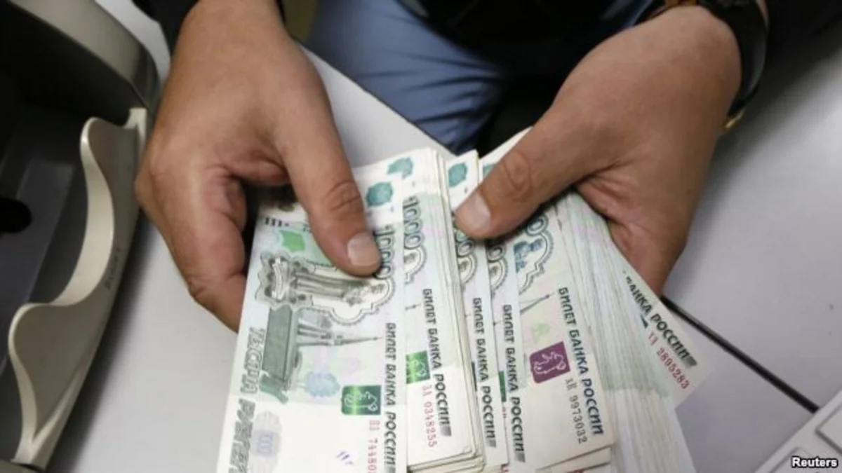 Azərbaycan əhalisinin banklara rubl satışı 10% azalıb