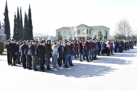 “Qaçqınkom” fləşmob keçirib