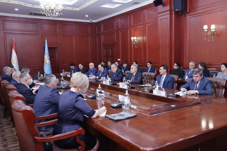 Tacikistanın xarici işlər naziri MDB ölkələrinin diplomatları ilə görüşüb
