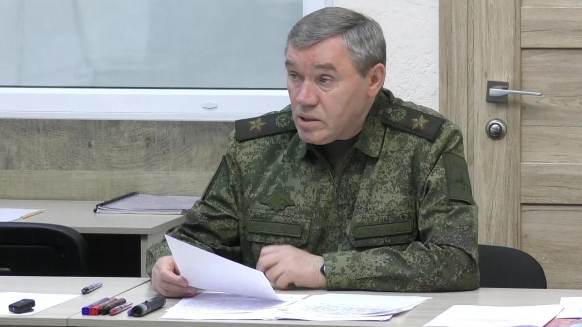 Gerasimov Şimali Koreya hərbçilərinin Kursk vilayətində Ukraynaya qarşı döyüşdüklərini təsdiqləyib
