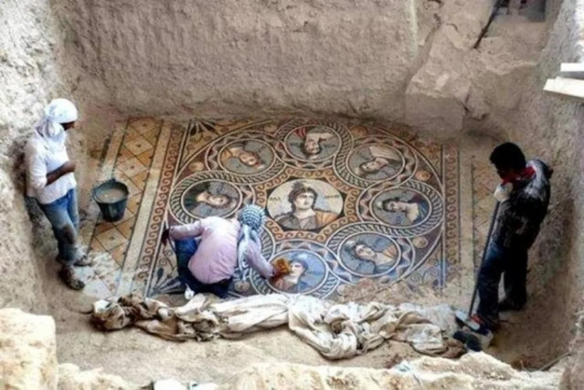 ​Türkiyədə ideal vəziyyətdə qalan qədim yunan mozaikaları aşkar edilib