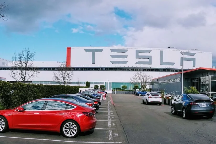 Рыночная стоимость компании Tesla превысила $1 трлн