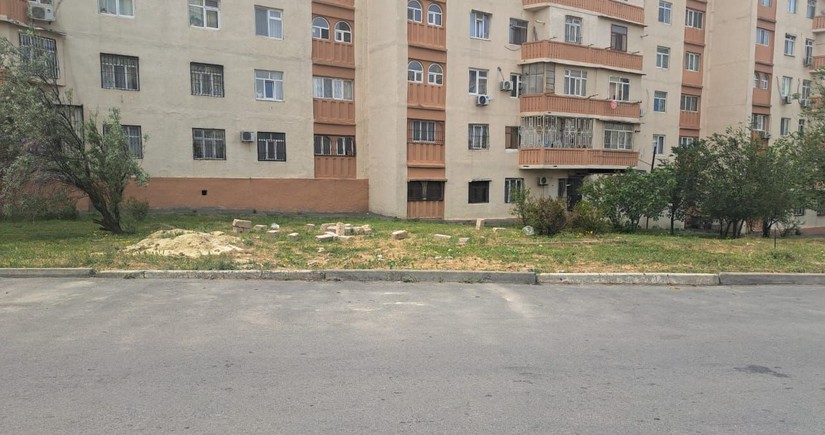 Bakının Yeni Günəşli qəsəbəsində qanunsuz yerləşdirilmiş köşk sökülüb