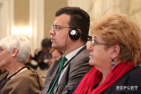 IV Qlobal Bakı Forumu öz işini panel iclaslarla davam etdirir