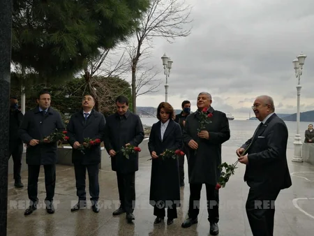 В Стамбуле почтили память Гейдара Алиева