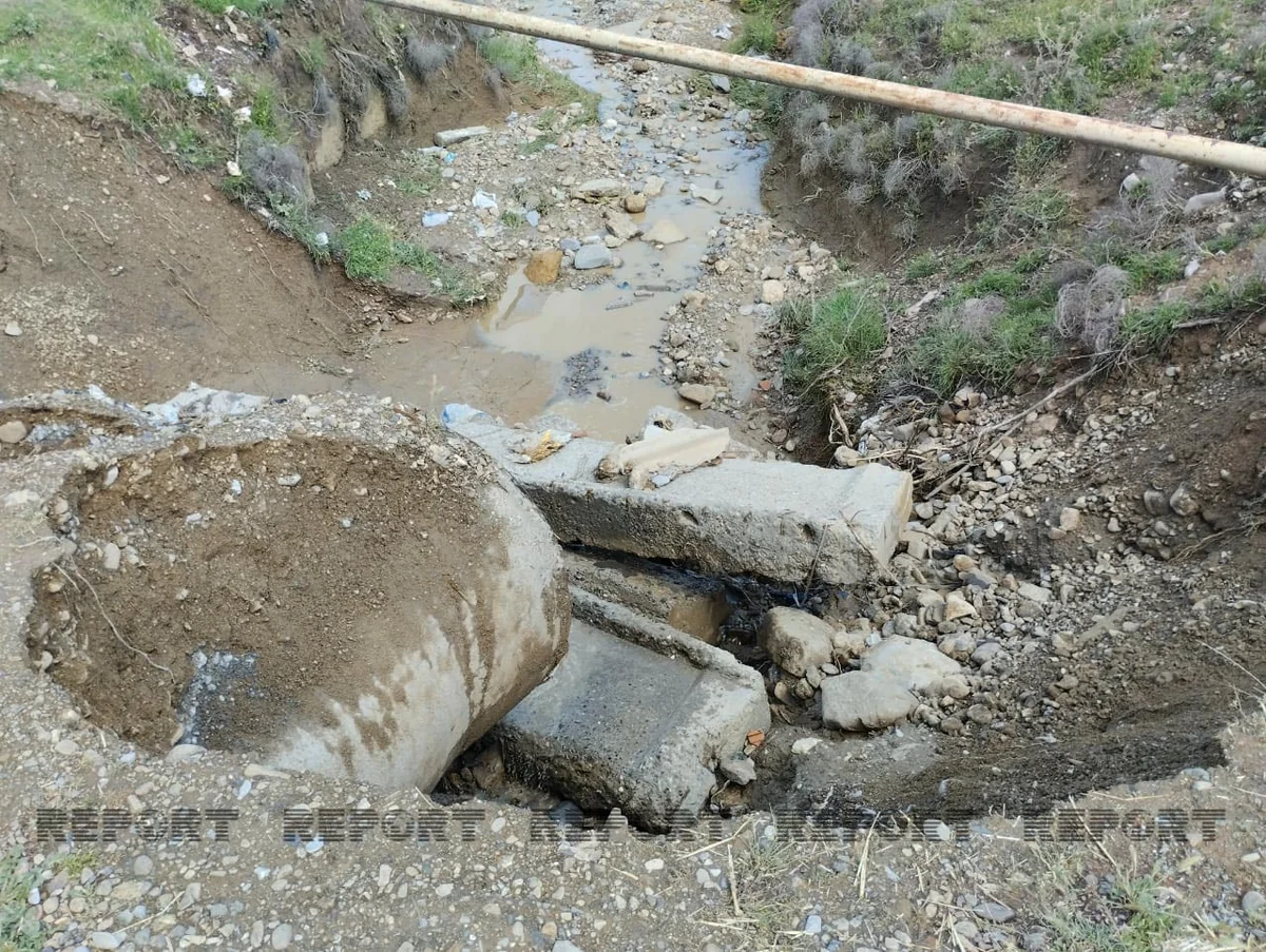 В Огузе селевые потоки разрушили мост