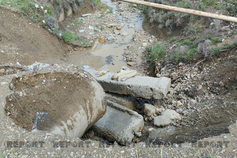 В Огузе селевые потоки разрушили мост