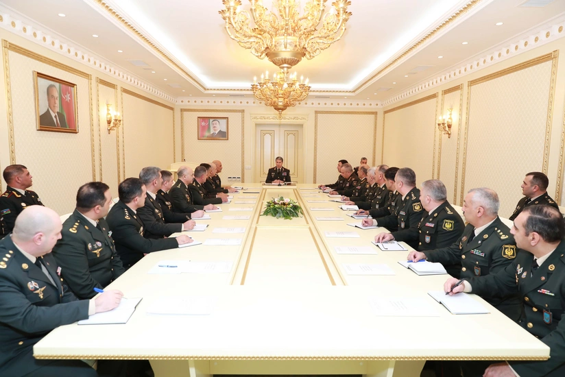 Vilayət Eyvazov Daxili Qoşunlara tapşırıqlar verib