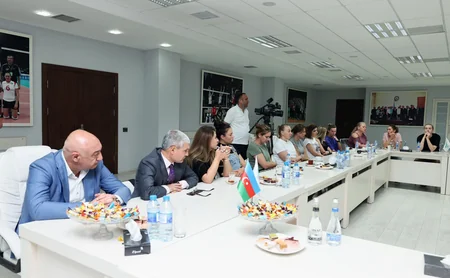 Azərbaycan Voleybol Federasiyasının rəhbərliyi qadınlardan ibarət millinin üzvləri ilə görüşüb
