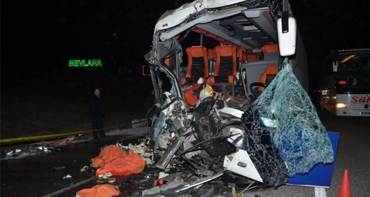 Türkiyədə ağır yol qəzası baş verib: 1 ölü, 30 yaralı