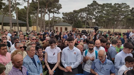В Баку почтили память Полада Гашимова и Ильгара Мирзоева