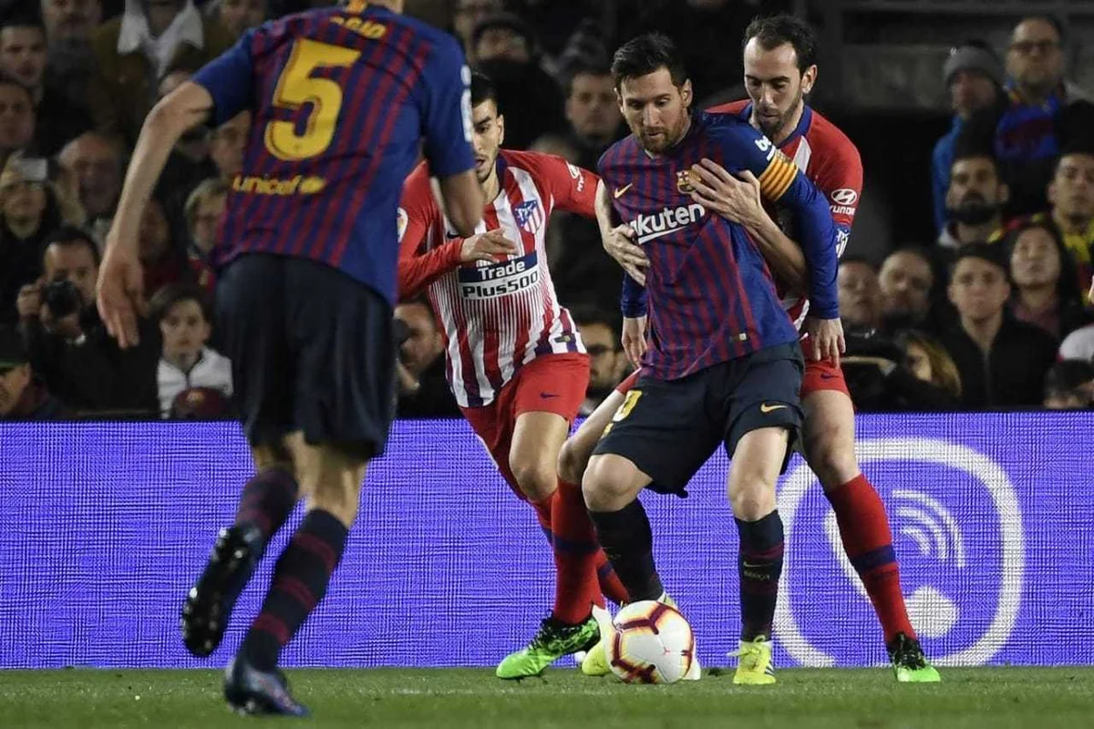 Испанская Ла Лига: Барселона победила Атлетико, Реал одолел Эйбар