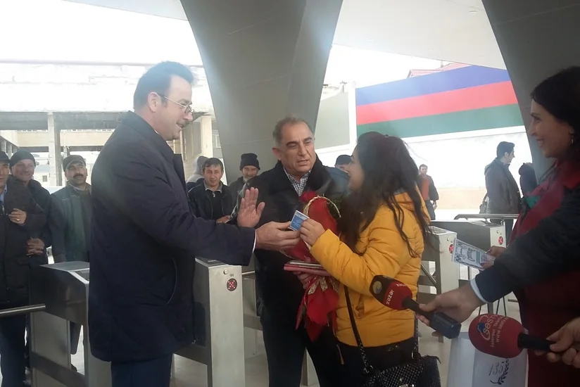 Bakı-Sumqayıt elektrik qatarından istifadə edən 100 mininci sərnişin məlum olub