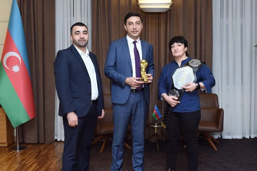 Fərid Qayıbov erməniyə qalib gələn idmançı ilə görüşüb
