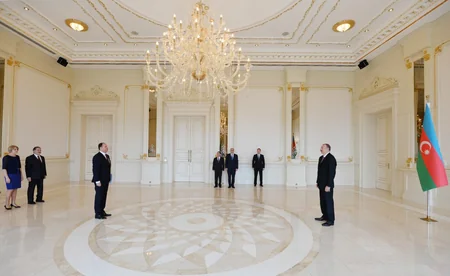 President Ilham Aliyev receives credentials of Ambassador of Moldova