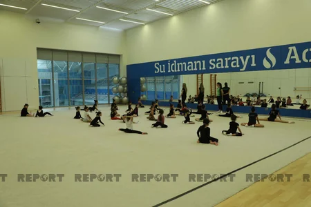 Bakıda gənclərin üzgüçülük idmanına marağının artmasına töhfə verən Su İdmanı Sarayı - VİDEOREPORTAJ