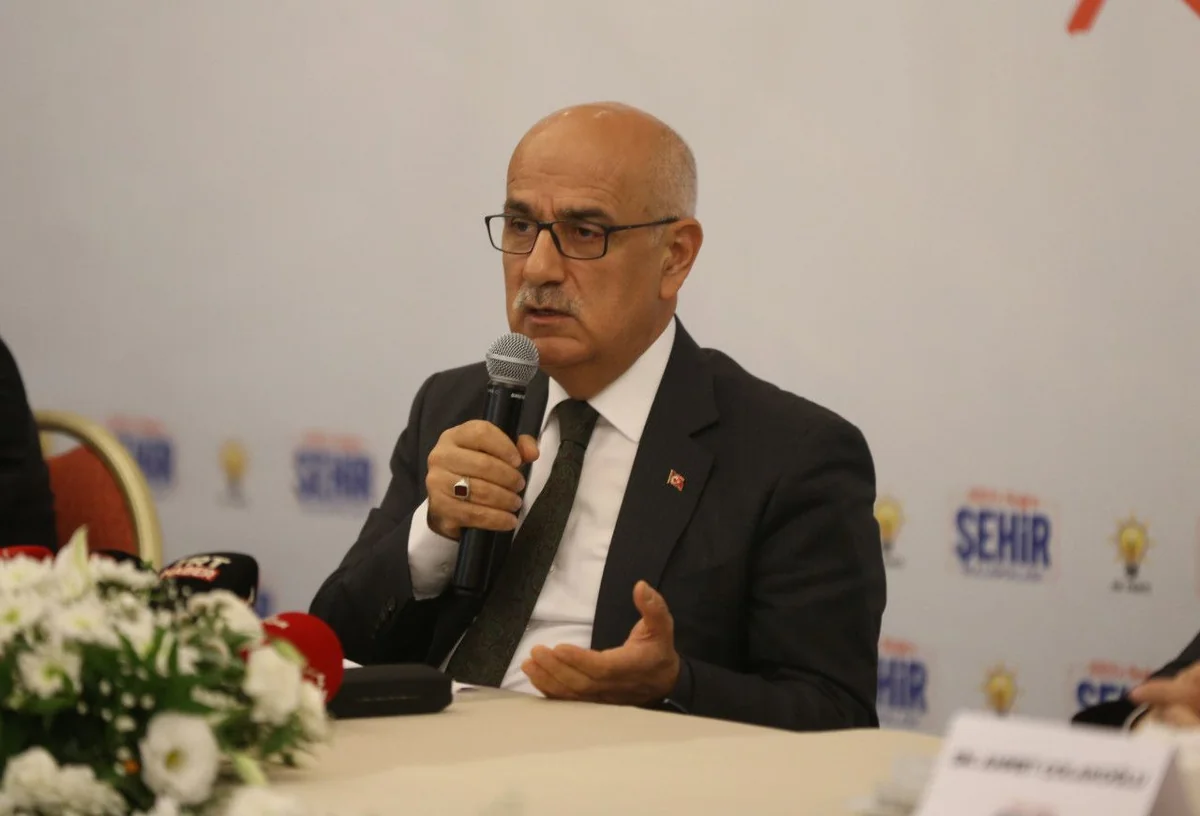 Türkiyəli nazir: Xarici səfərlərdə Ərdoğandan Azərbaycanla bağlı xahişlər edirlər”