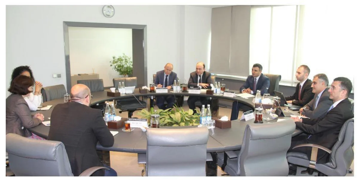 AMB və ADB əməkdaşlığın gələcək inkişaf istiqamətlərini müzakirə edib