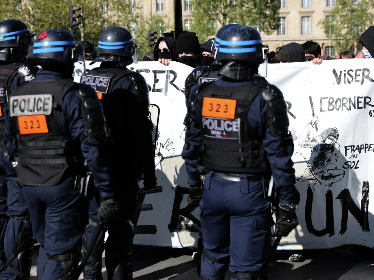 Parisdə polis şübhəli sürücüyə atəş açıb