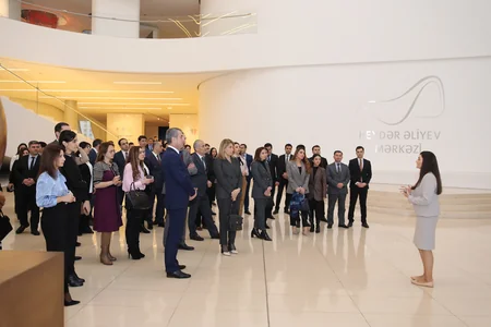 İqtisadiyyat Nazirliyində Heydər Əliyevin anım günü ilə bağlı tədbirlər keçirilib