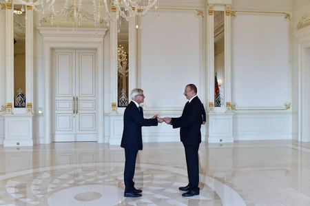 President Ilham Aliyev received credentials of incoming Dutch Ambassador