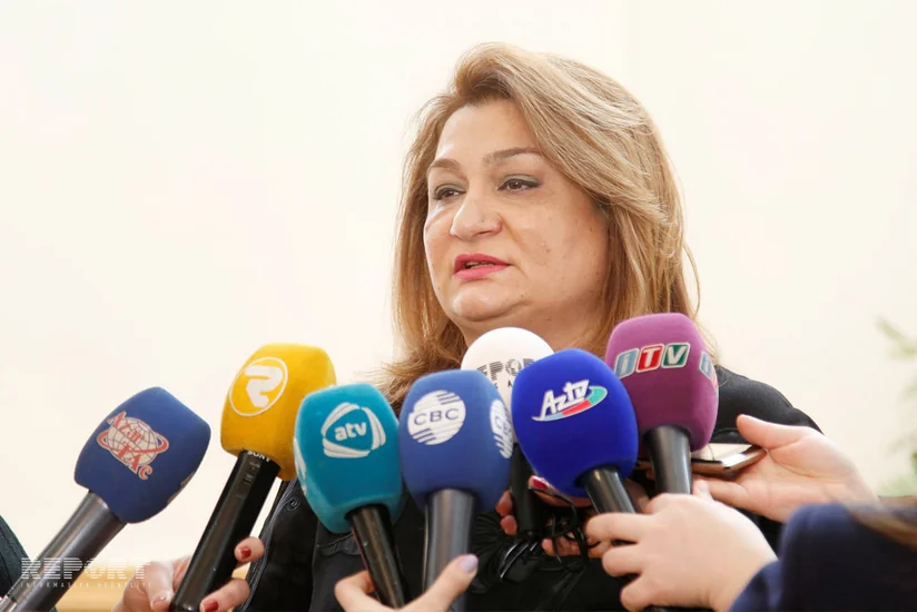 Hicran Hüseynova: İnsanlarla görüşü­b, onları dinləmək, problemlərilə maraqlanmaq l­azımdır