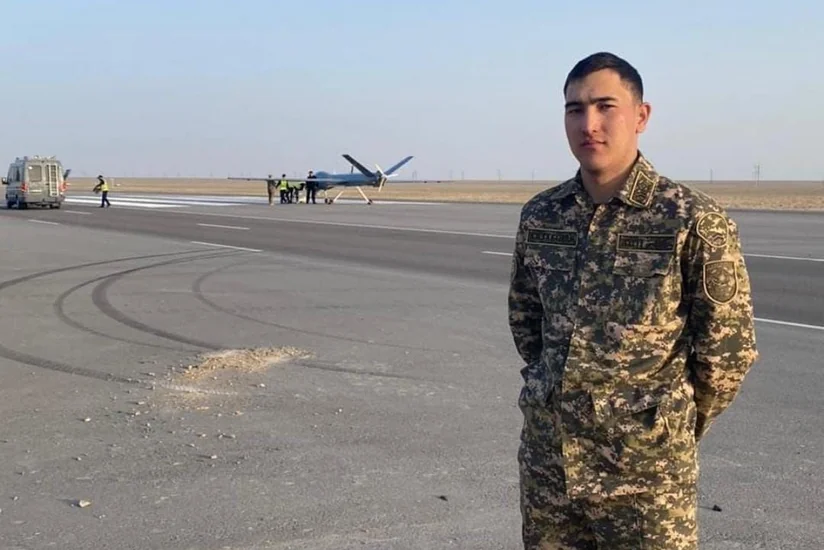 Казахстанский военнослужащий рассказал о спасении людей после крушения самолета AZAL