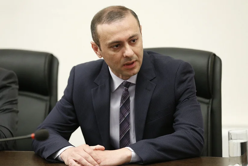 Глава Совбеза Армении: Ереван и Баку достигли прогресса в некоторых вопросах