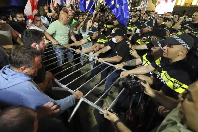 Qərb Gürcüstanda növbəti imtahanı uğurla verəcək? - ŞƏRH