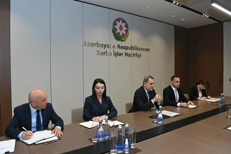 Ceyhun Bayramov Paraqvay Parlamentinin təmsilçiləri ilə görüşüb