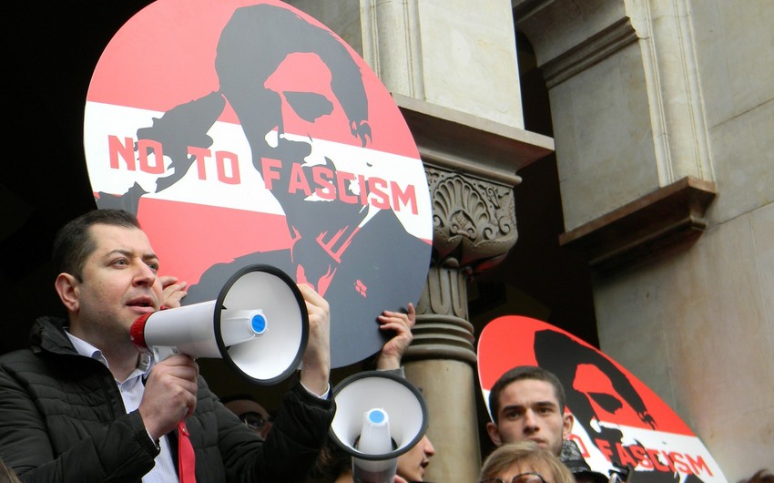 Mixeil Saakaşvilinin əleyhdarları Tbilisidə etiraz yürüşü keçirib