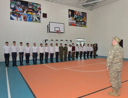 Təhsil Nazirliyi orta məktəbə mediatur təşkil edib - FOTO