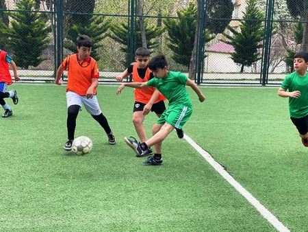 Paytaxtın abad məhəllələrində minifutbol yarışlarına start verilib