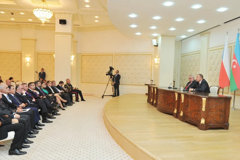 Президент: Посмотрите, что их ждет в Европе - исламофобия, расизм, ксенофобия