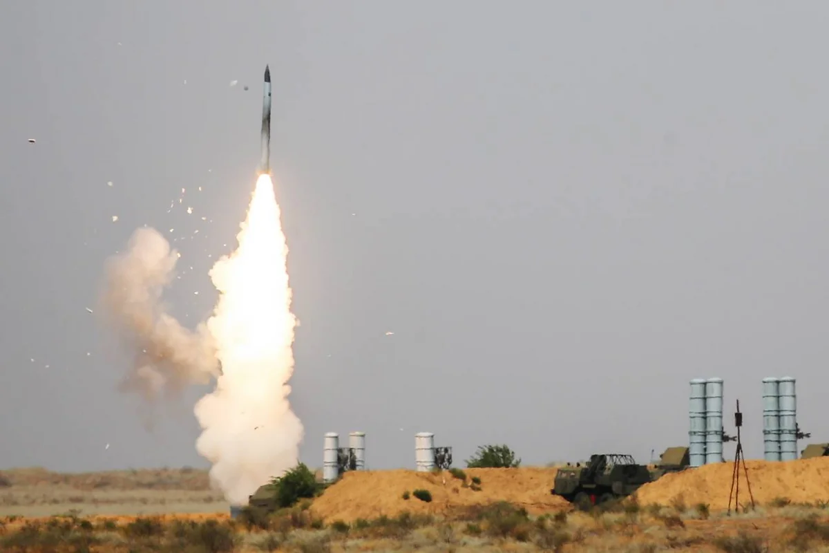 KXDR Hava Hücumundan Müdafiə sisteminin yeni raketini nümayiş etdirib - VİDEO