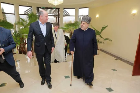 Allahşükür Paşazadə Qaraçay-Çərkəz Respublikasının ordeni ilə təltif edilib