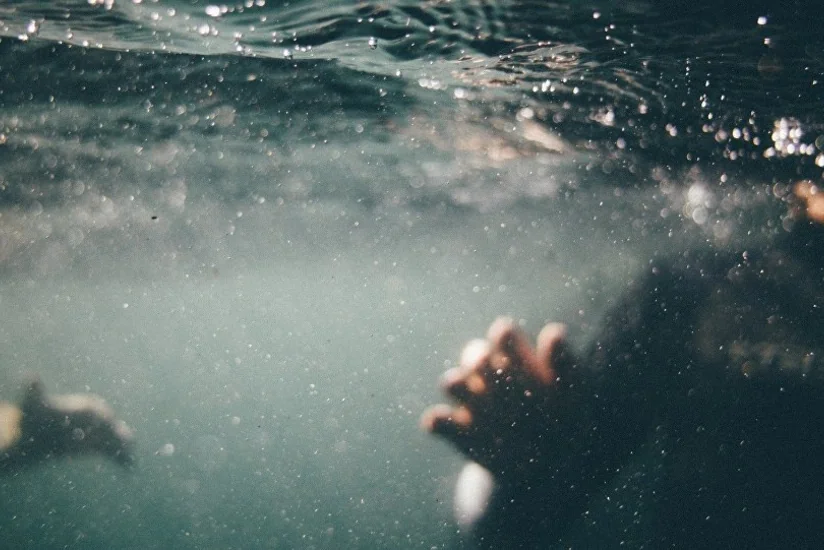 Dağıstanda qadın 6 yaşlı qızını çayda boğaraq öldürüb