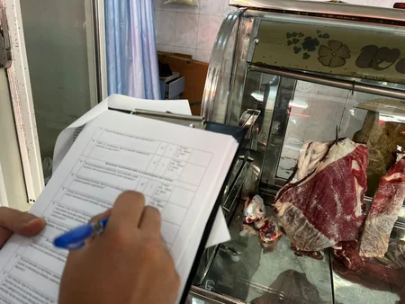 AQTA: 13 heyvan kəsimi və ət satışı məntəqəsi ilə bağlı inzibati tədbir görülüb