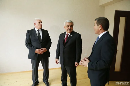 SOCAR prezidenti neftçilərə yeni mənzillərin orderlərini təqdim edib
