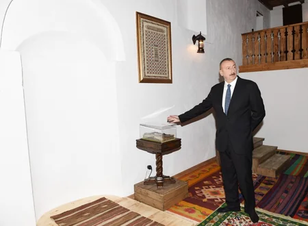 Prezident İlham Əliyev Şamaxının Dəmirçi kəndində görülən işlərlə tanış olub