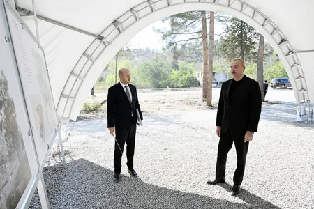 Президент Ильхам Алиев заложил фундамент жилых комплексов в Зангилане
