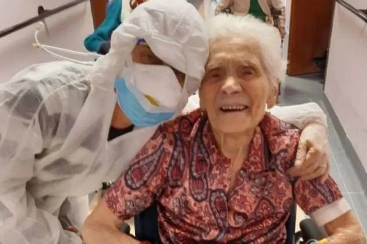 İtaliyada 104 yaşlı qoca iki ölümcül virusa qalib gəlib