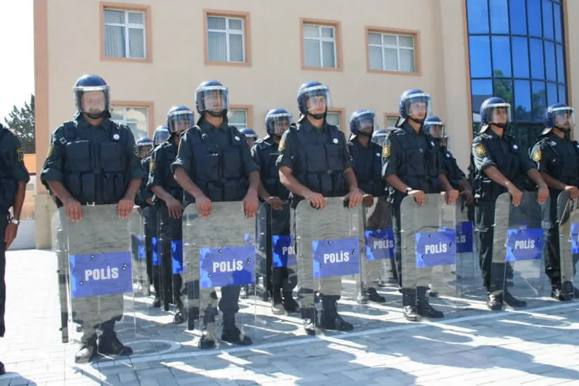 Polis hissələrindən başqa quruma keçən əməkdaşların vəzifə maaşı saxlanılacaq