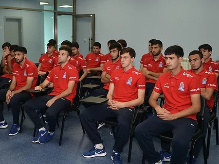 AFFA-nın baş katibi Azərbaycan yığması ilə görüşüb