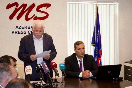 Jurnalistlər xarici media qurumları və beynəlxalq təşkilatlara müraciət qəbul edib
