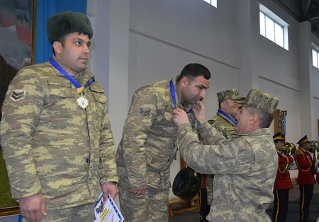 Azərbaycan Ordusunda daşqaldırma birinciliyi keçirilib