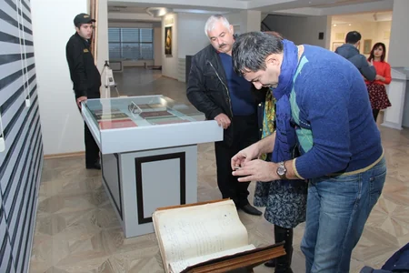 ​KİV nümayəndələri Gəncədə tarixi abidələri ziyarət ediblər