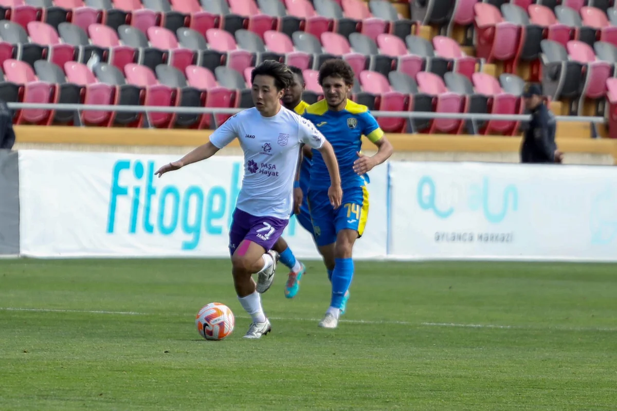 Samir Abasov 3 futbolçunun “Sumqayıt”da qalmasını istəyir